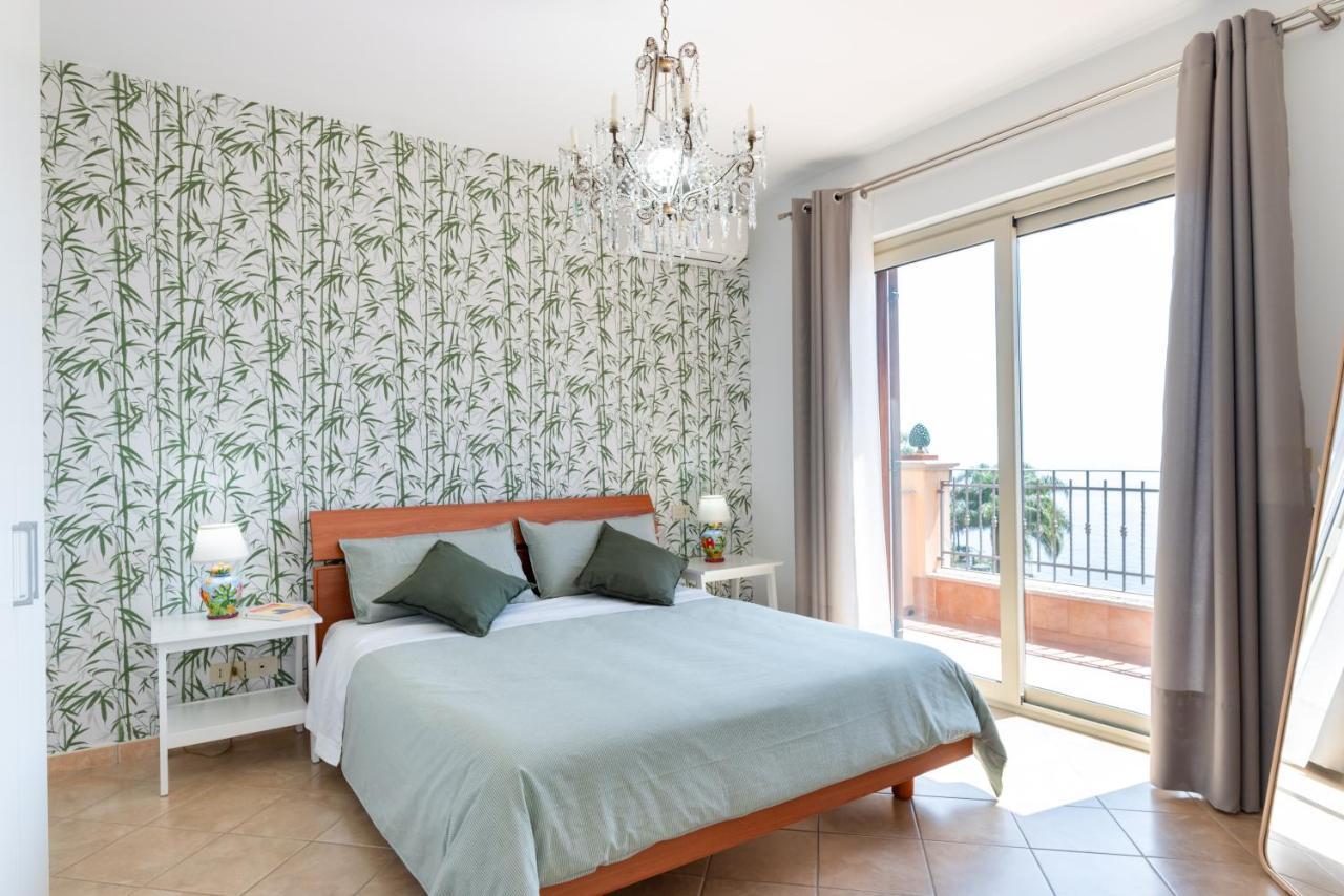 Taormina Panoramic Apartment With Parking Екстериор снимка
