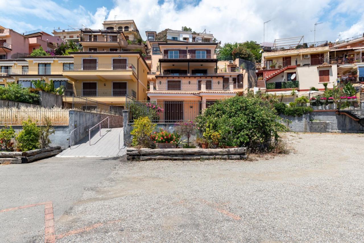 Taormina Panoramic Apartment With Parking Екстериор снимка