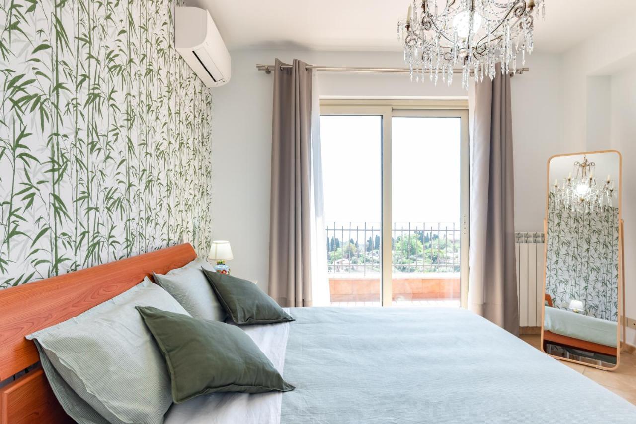 Taormina Panoramic Apartment With Parking Екстериор снимка