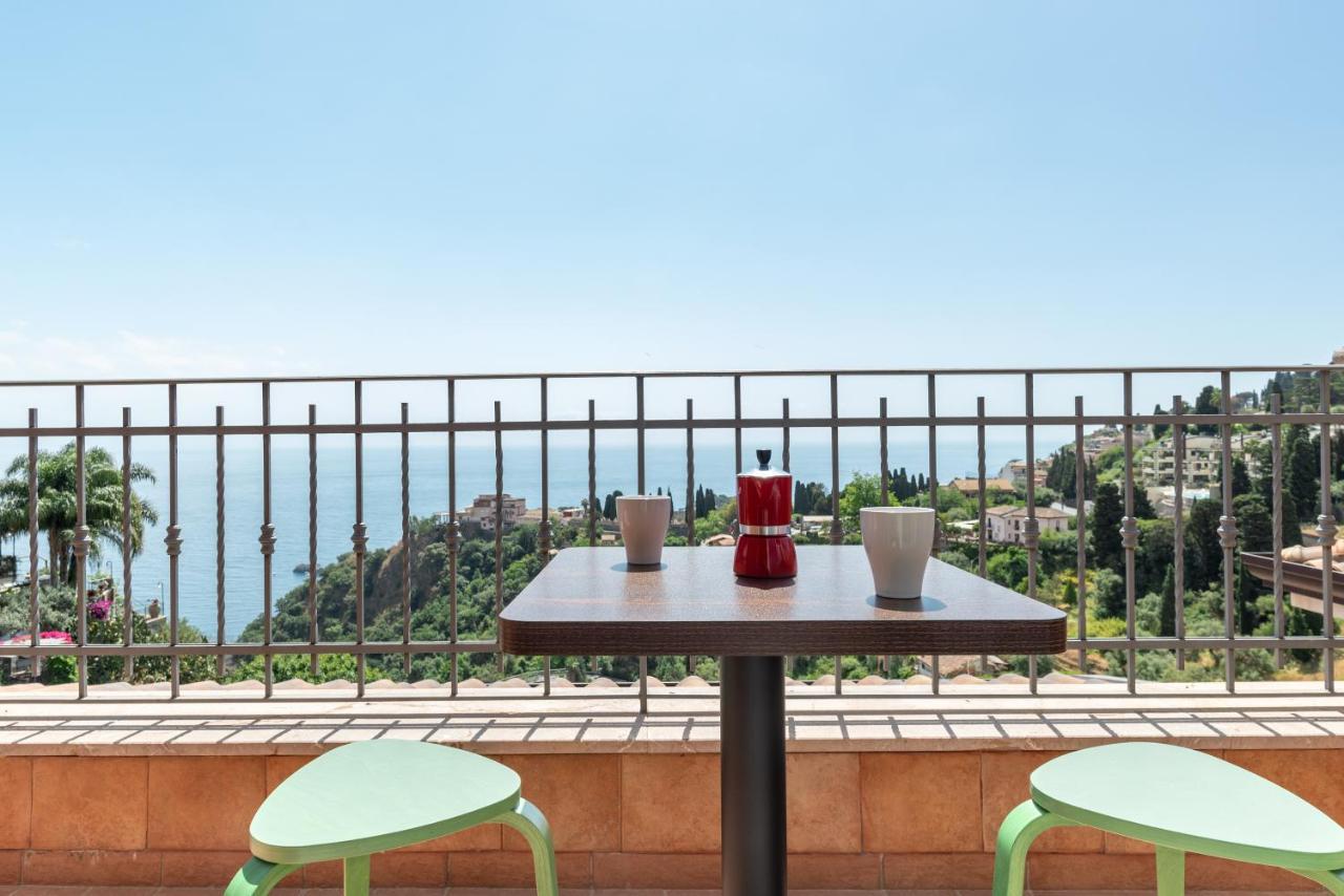 Taormina Panoramic Apartment With Parking Екстериор снимка